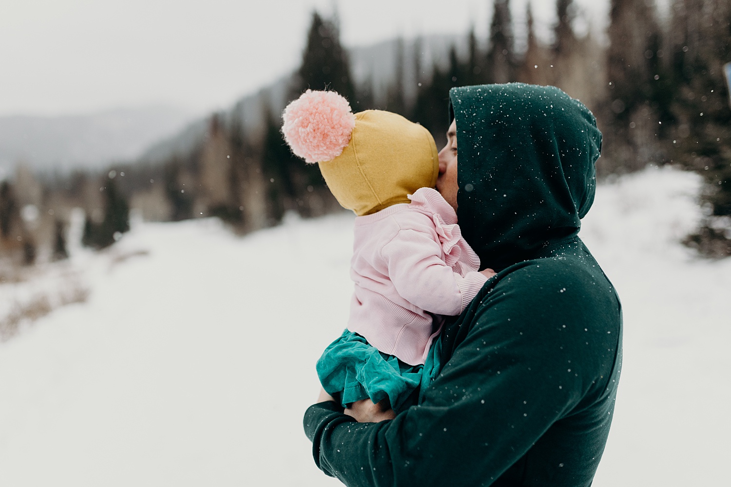 MacFarlane Snowy Winter Family Session_0010.jpg