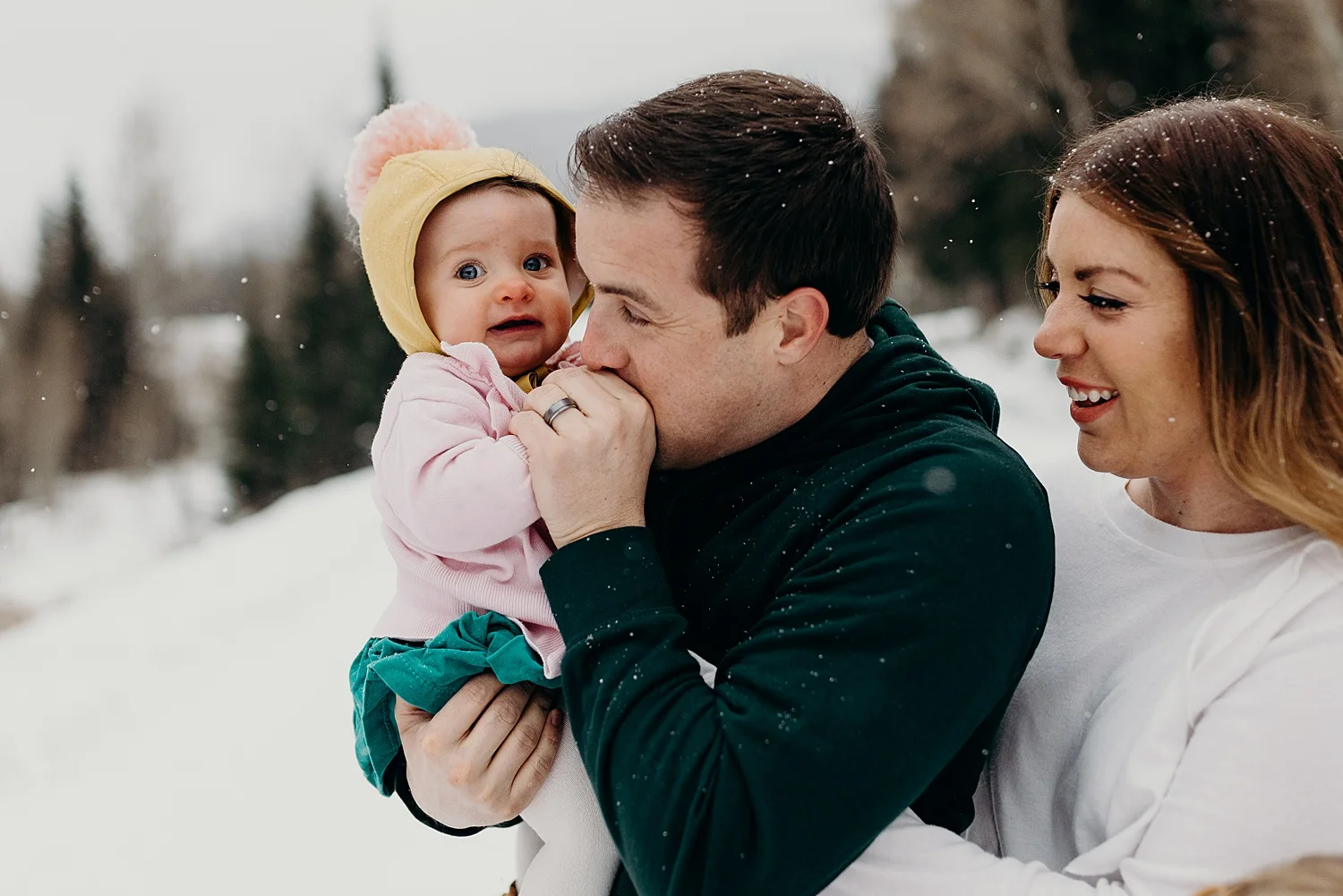 MacFarlane Snowy Winter Family Session_0014.jpg