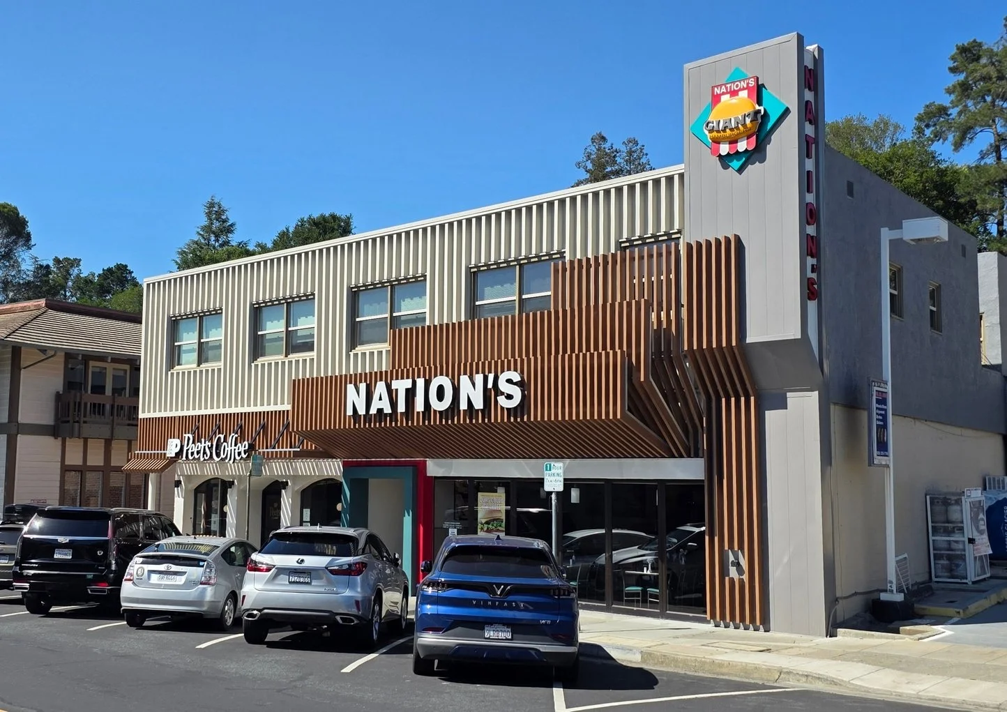 mihmic-New Nations and Peets Facade-02.jpg