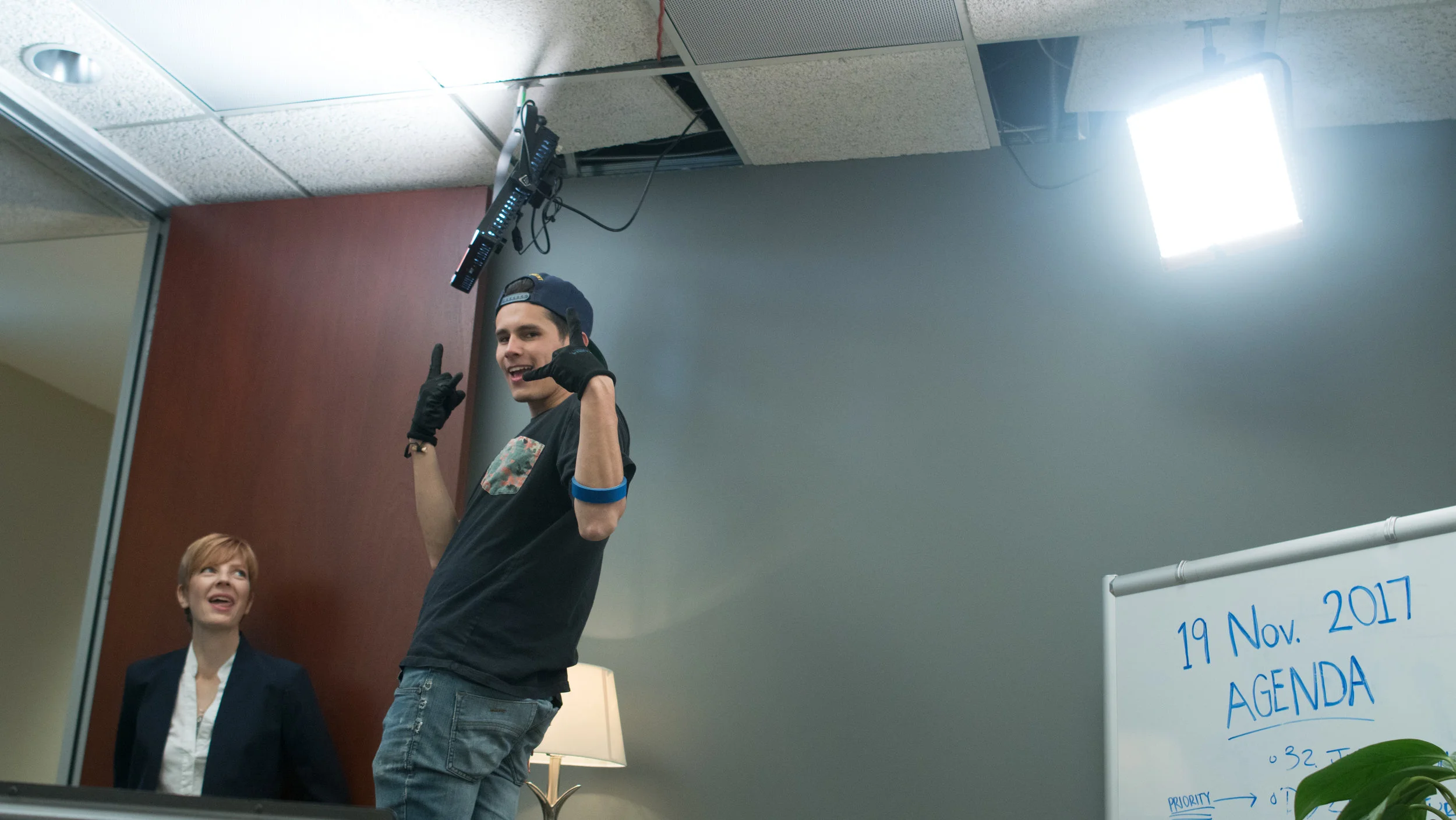 Gaffer Nick Sandoval putting scissor clamps to work.