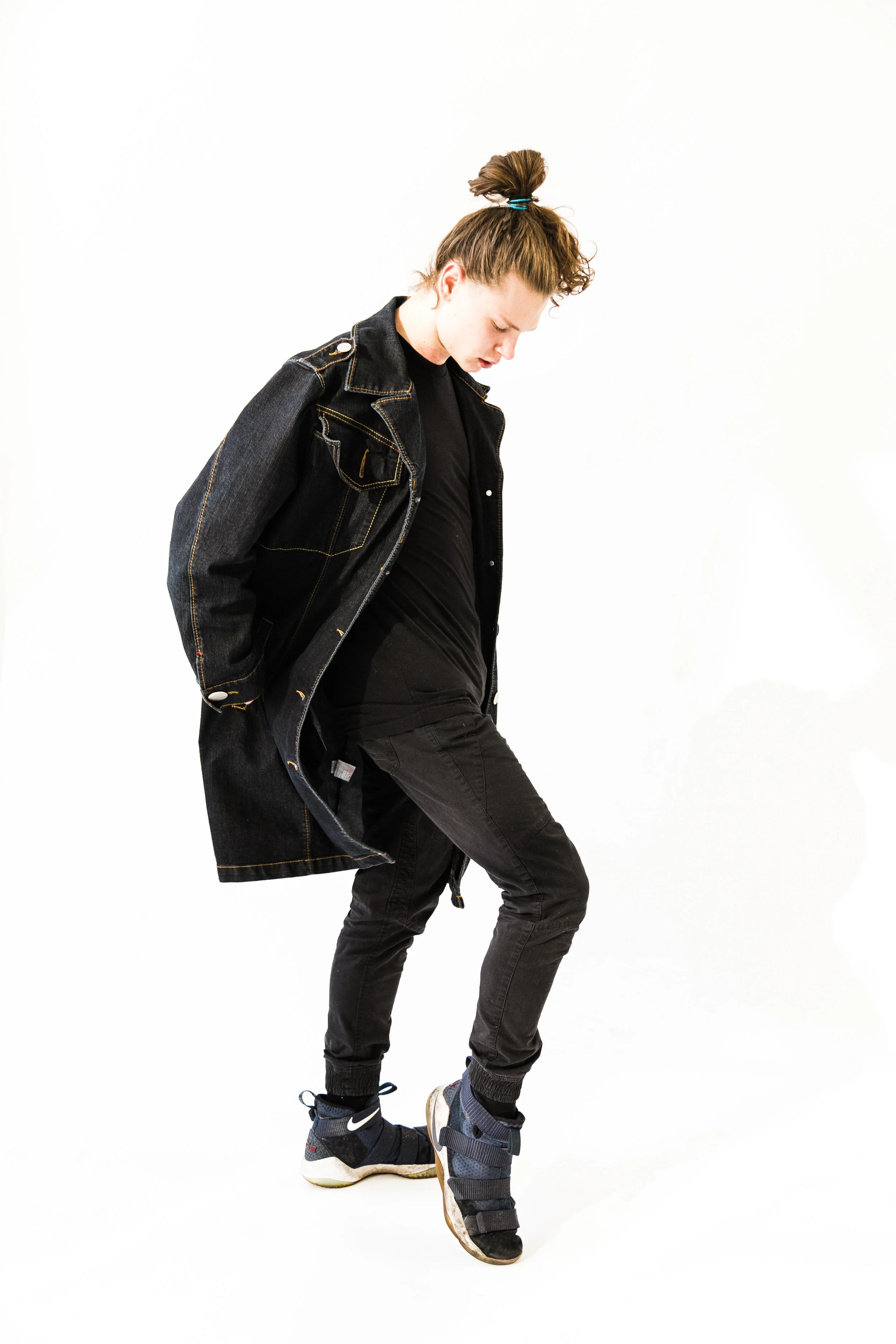 Gabe Blackburn Poses