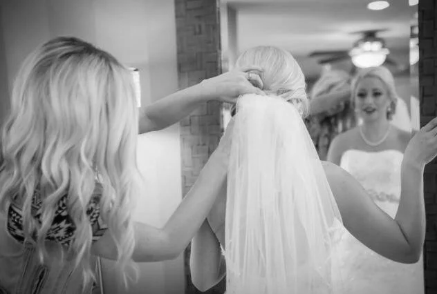 Photo: Colin Lyons Photography | Bride: Lisa R.