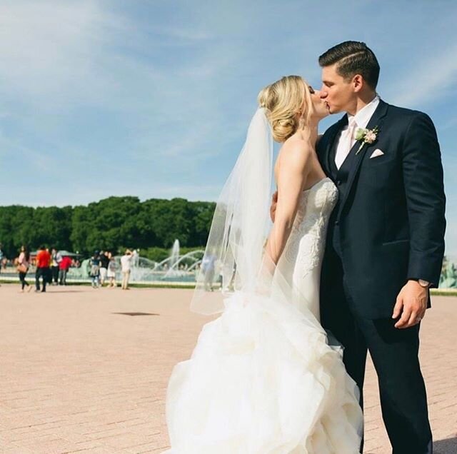 Looking back on past wedding seasons! Absolutely loved Marissa&rsquo;s whole bridal look. Can&rsquo;t go wrong with a classic chignon 👰🏼🙌🏻🤍
Photo: @maypolestudios
Hair: @hairbylisamurphy 
Bride: @marissaoulvey .
.
.
#hairbylisamurphy #chicagobri