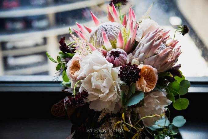 1-langham-wedding-steve-koo-photography-sweetchic-events-vale-of-enna-moody-romantic-wedding-king-protea-bouquet-wine-pink