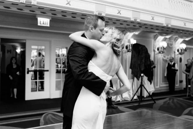 37-blackstone-chicago-wedding-pen-carlson-sweetchic-events-bride-and-groom-black-and-white-introductions