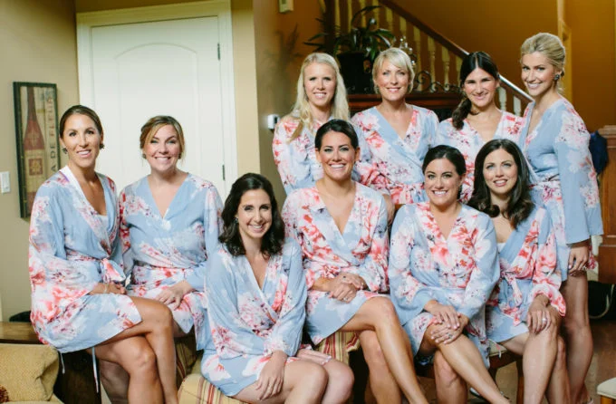 5-lake-geneva-country-club-wedding-lisa-mathewson-photography-sweetchic-events-bridesmaids-wedding-party-robes-floral-robes