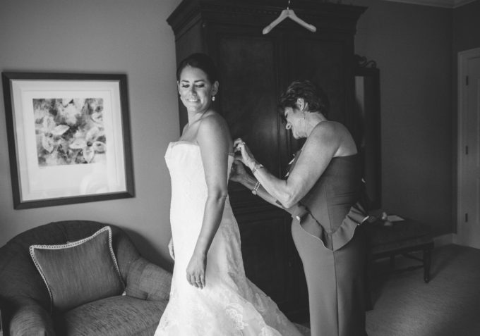 6-lake-geneva-country-club-wedding-lisa-mathewson-photography-sweetchic-events-wedding-dress-mother-of-the-bride