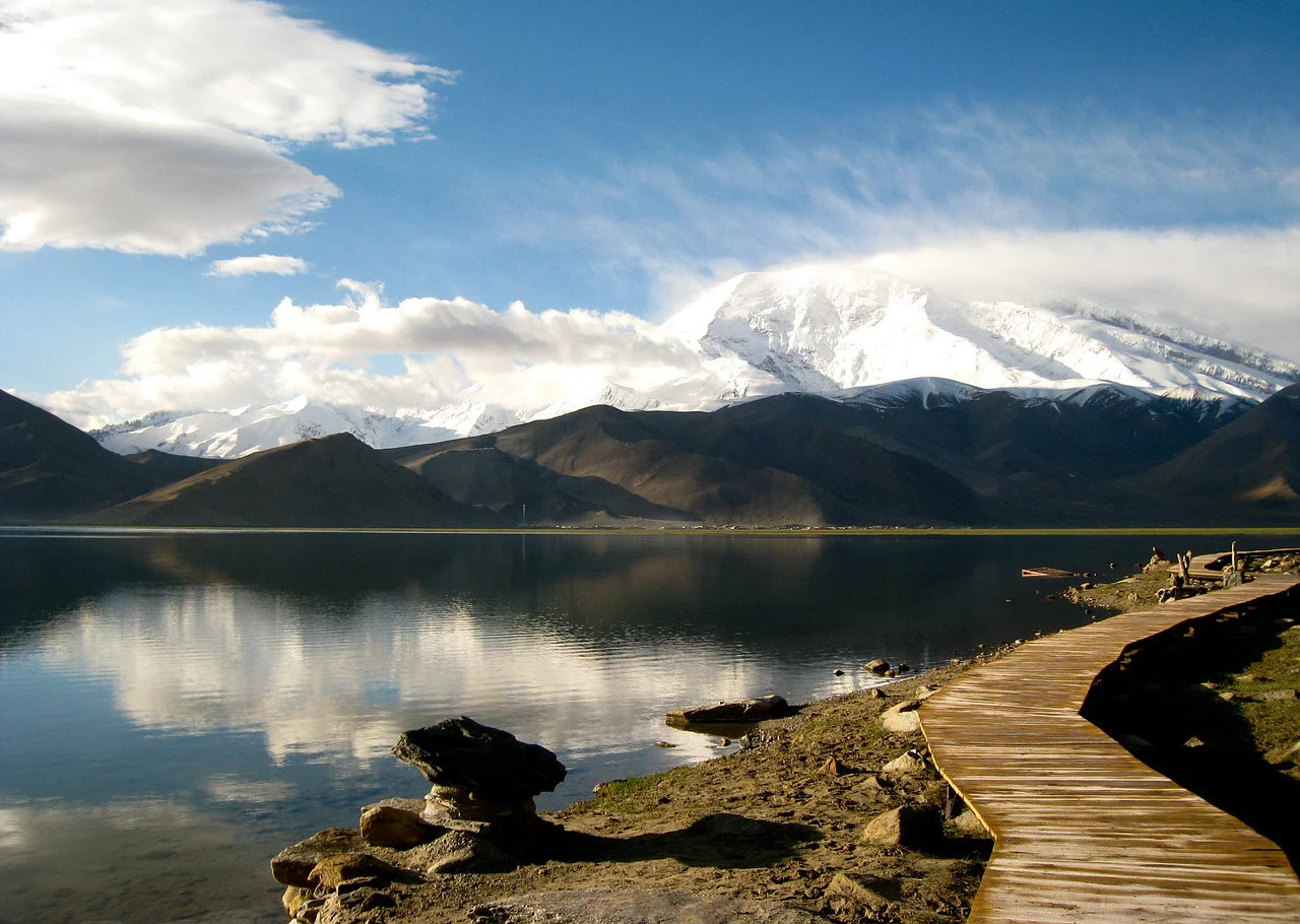 mountain-336641_1280.jpg