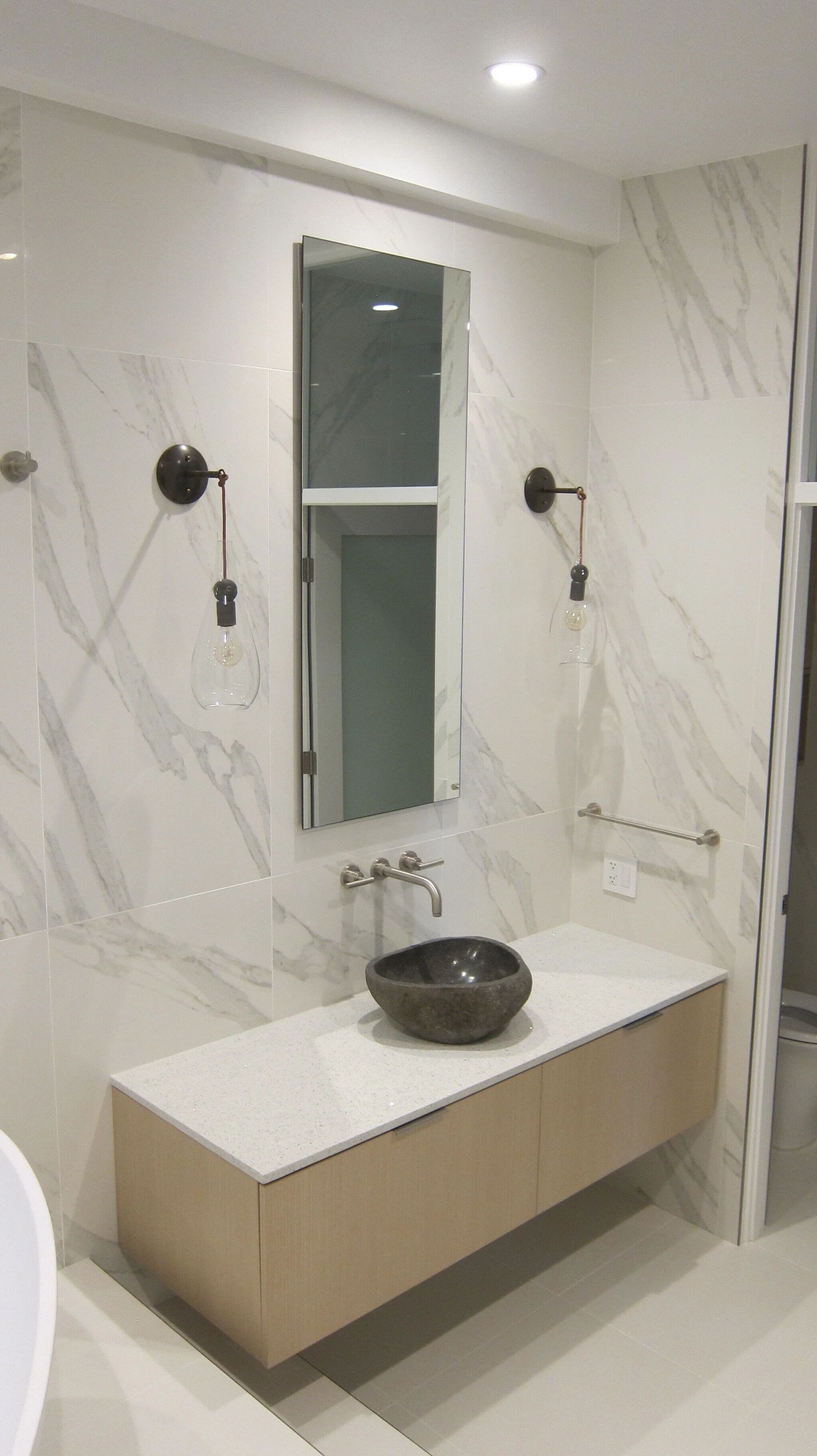 hampton master vanity fin 2.JPG