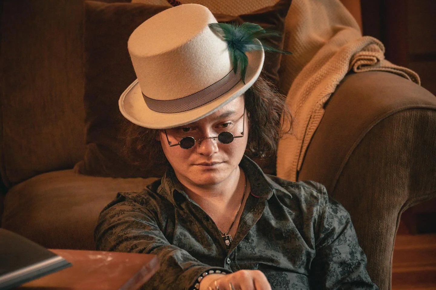 @darkriver.studios got me waiting for @rngfest like an @ozzyosbourne knock off. Thanks to @y_plouin for capturing my depression in full swing 😂

#actorslife #vancouverfilm #actingvancouver #vancouveractor #indiefilm #vancouverindiefilm #rngfest2024 