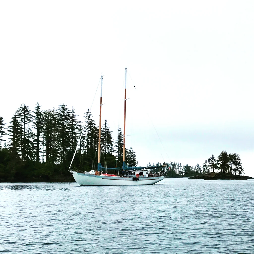  Passing Cloud at anchor 