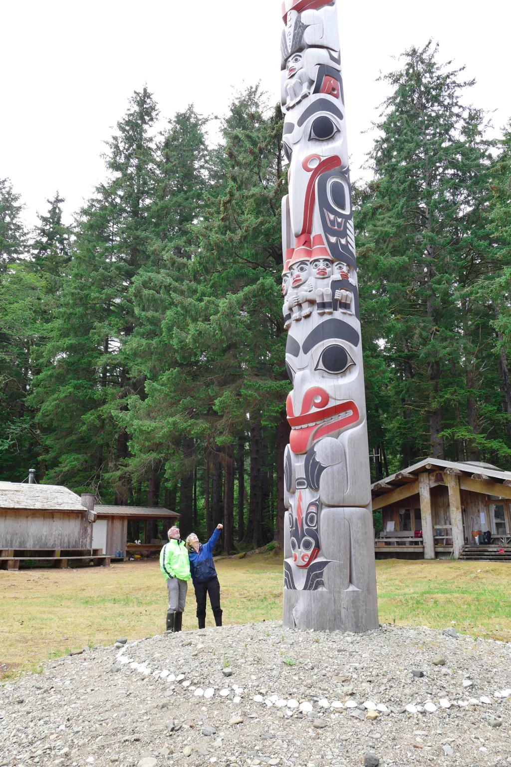  Herbert and Irmtraut admiring the pole at Windy Bay&nbsp; 
