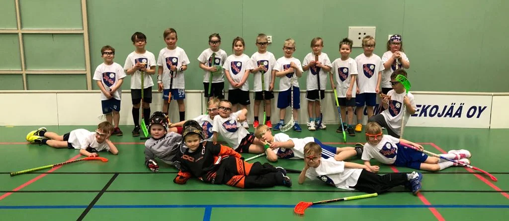 Sählykerholaiset pelireissulla Parkanossa