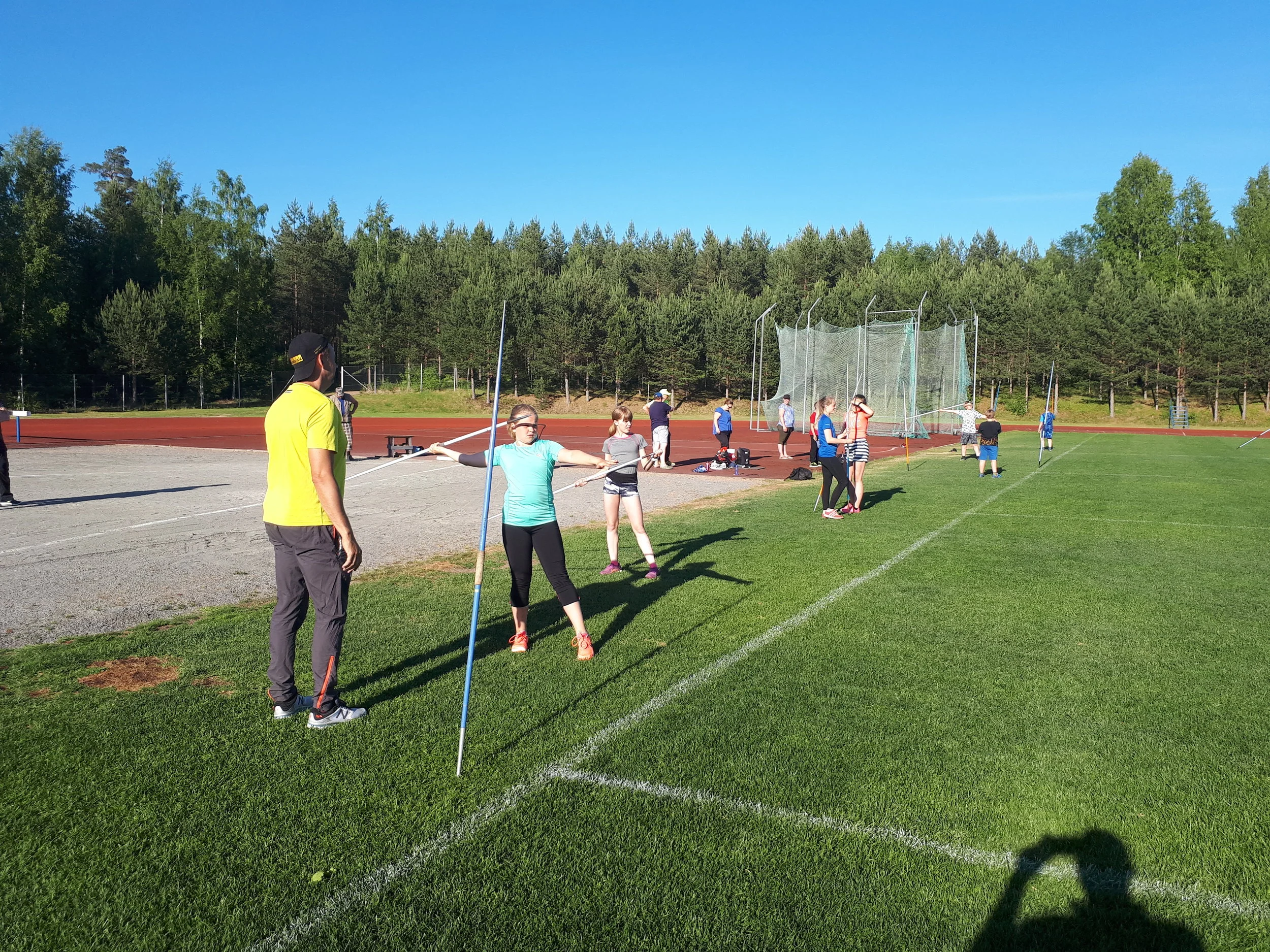 Hannu Kangas piti nuorten harkkaryhmälle keihästreenit 31.5.