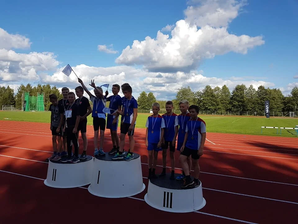 P13 4x600m viestin pronssimitalistit (Veikka Ylihärsilä, Eero Lehto, Vikki Ylihärsilä, Arttu Viinamäki)