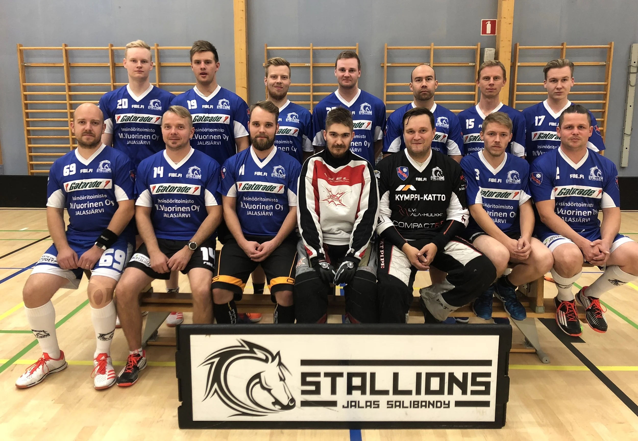 Miehillä 4 pisteen turnausreissu Reisjärvelle