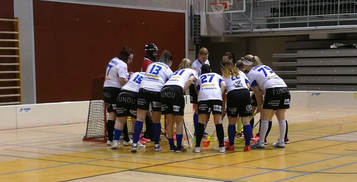 Naisten salibandyn kolmosdivari käynnistyy lauantaina