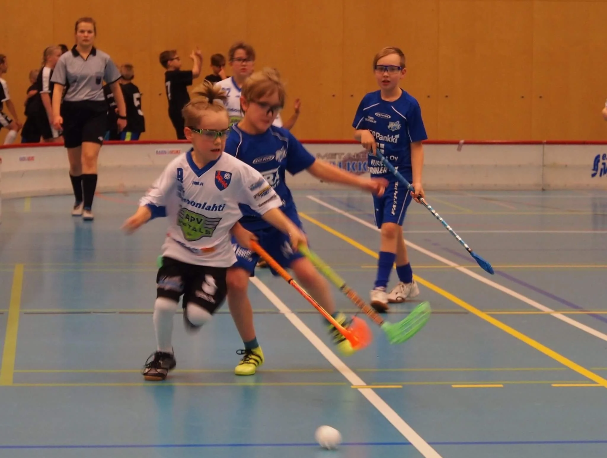 F-junnujen kotiturnaus koulukeskuksella