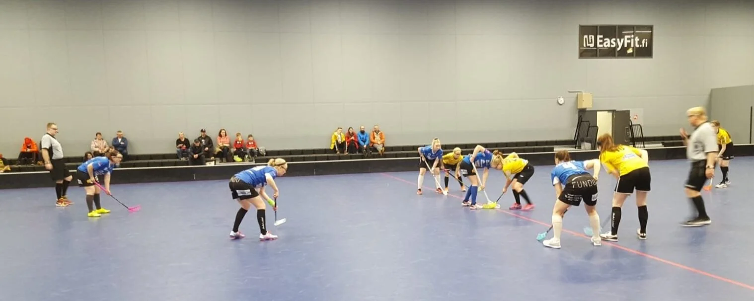 Naisille kaksi voittoa ja nousu sarjakakkoseksi