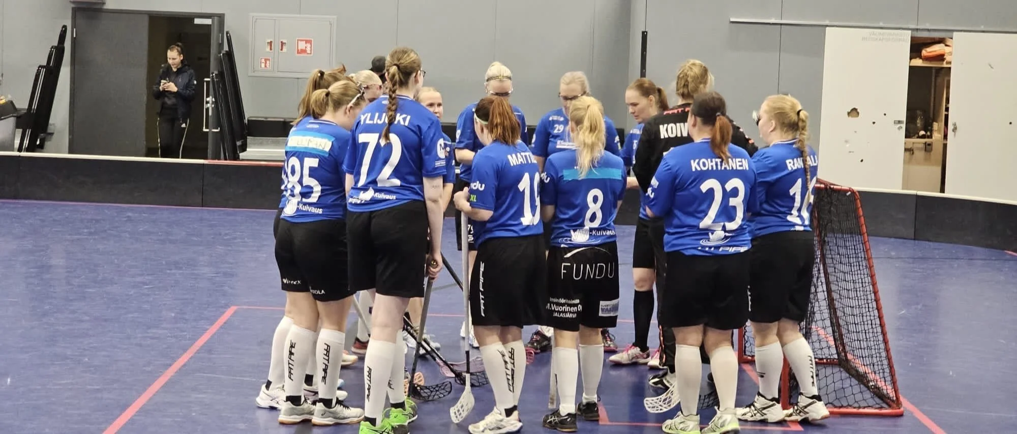 Naiset jatkoivat voittojen tiellä