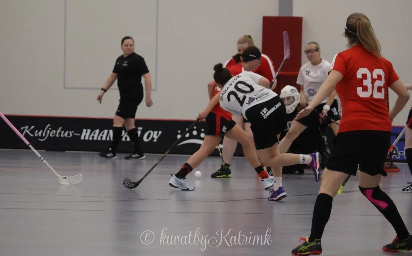 Naisille kotiturnauksesta kaksi voittoa