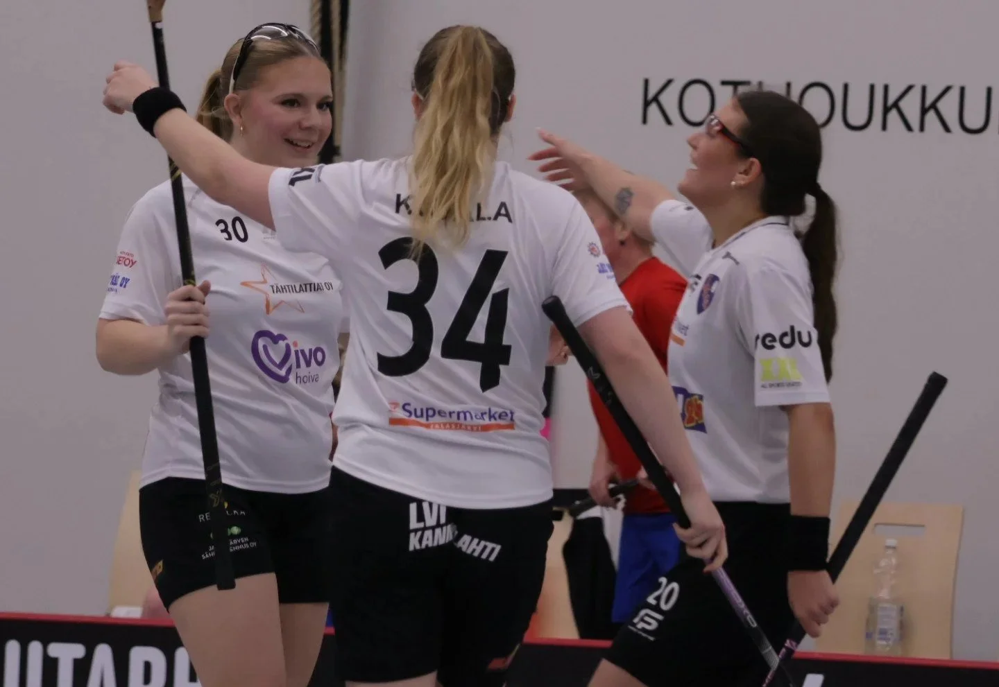 Naiset hakivat Isokyrö Areenalta kaksi voittoa