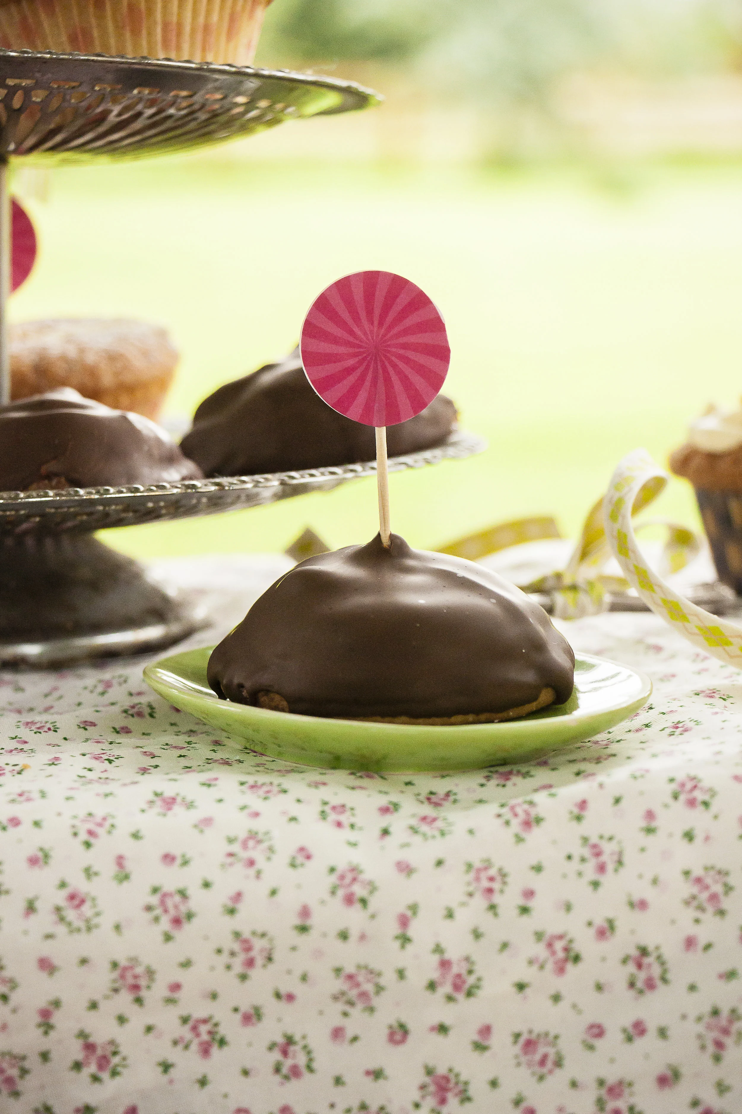 mayeveteacake.jpg