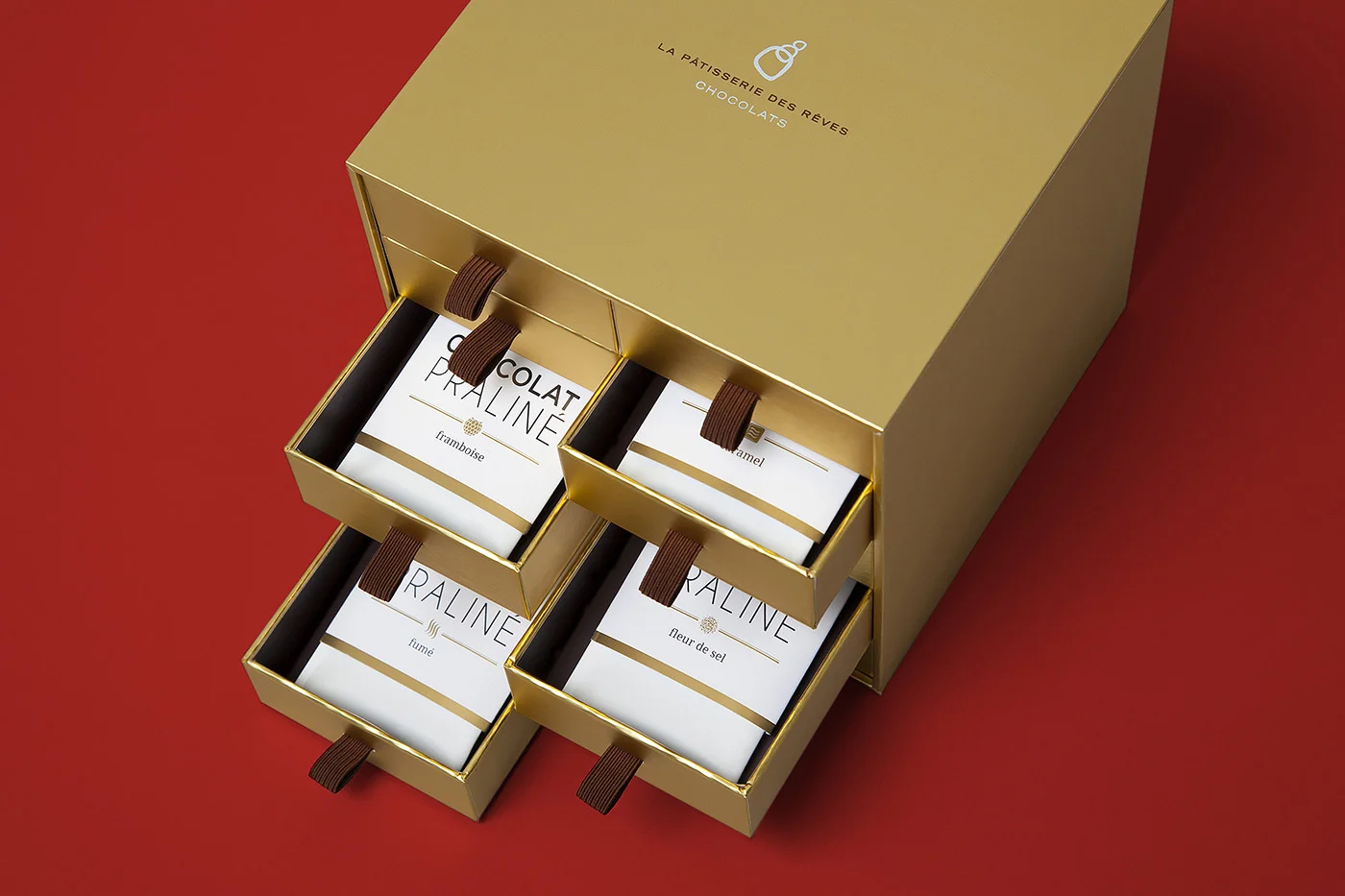 dame-yucca-studio-creation-paris-packaging-graphisme-patisserie-reves-chocolat-praline-rouge-clair-12.jpg