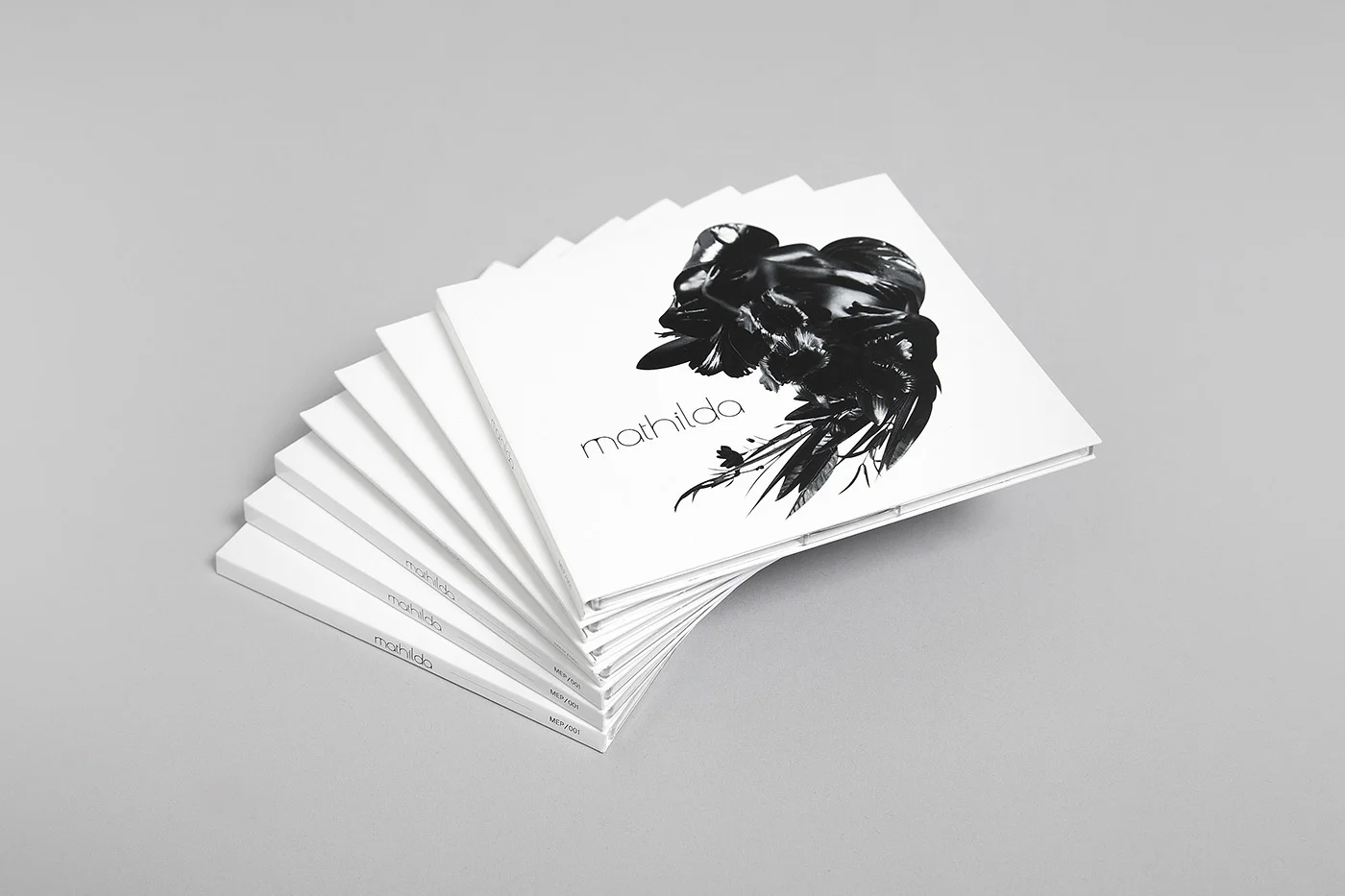 dame-yucca-studio-creation-paris-cd-packaging-mathilda-13.jpg
