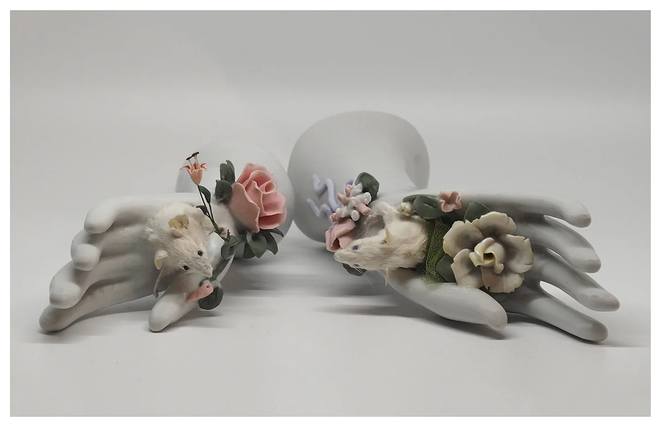 40_Mice-on-Hand_Photo_Lill-Ann Chepstow-Lusty_2019.jpg