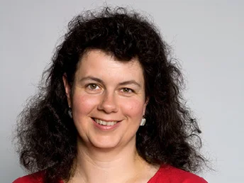 Claudia Spiess Dipl. Logopädin MA Kernkompetenzen: Aphasietherapie (Rehabilitation der Sprache), Dysarthrietherapie (Rehabilitation des Sprechens), Dysphagietherapie (Rehabilitation des Schluckens), Stimmtherapie, Behandlung von Patienten mit Trachealkanüle, Logopädie bei ALS und Morbus Parkinson, Logopädie bei Menschen mit Lernschwierigkeiten Sprachen: Deutsch, Englisch, Französisch, Italienisch, Hebräisch Telefon 044 400 13 31