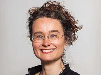Catherine Emmenegger Dipl. Logopädin MA Kernkompetenzen: Aphasietherapie (Rehabilitation der Sprache), Dysarthrietherapie (Rehabilitation des Sprechens), Dysphagietherapie (Rehabilitation des Schluckens), Behandlung von Redeflussstörungen Sprachen: Deutsch, Englisch, Französisch Telefon 044 400 13 31