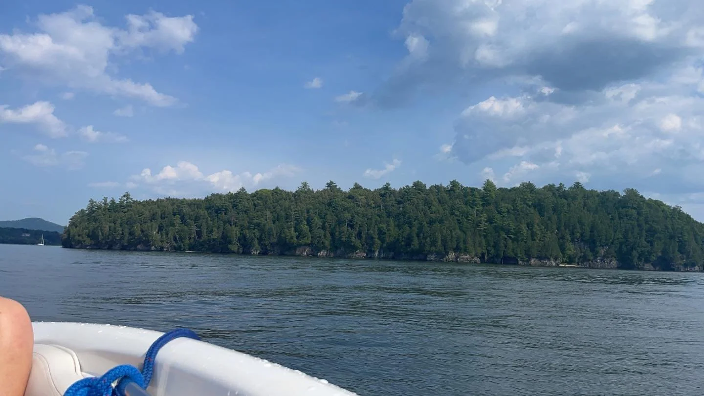 After a rainy day it&rsquo;s time for some time on the water! Cabin openings available until September!💚💚
