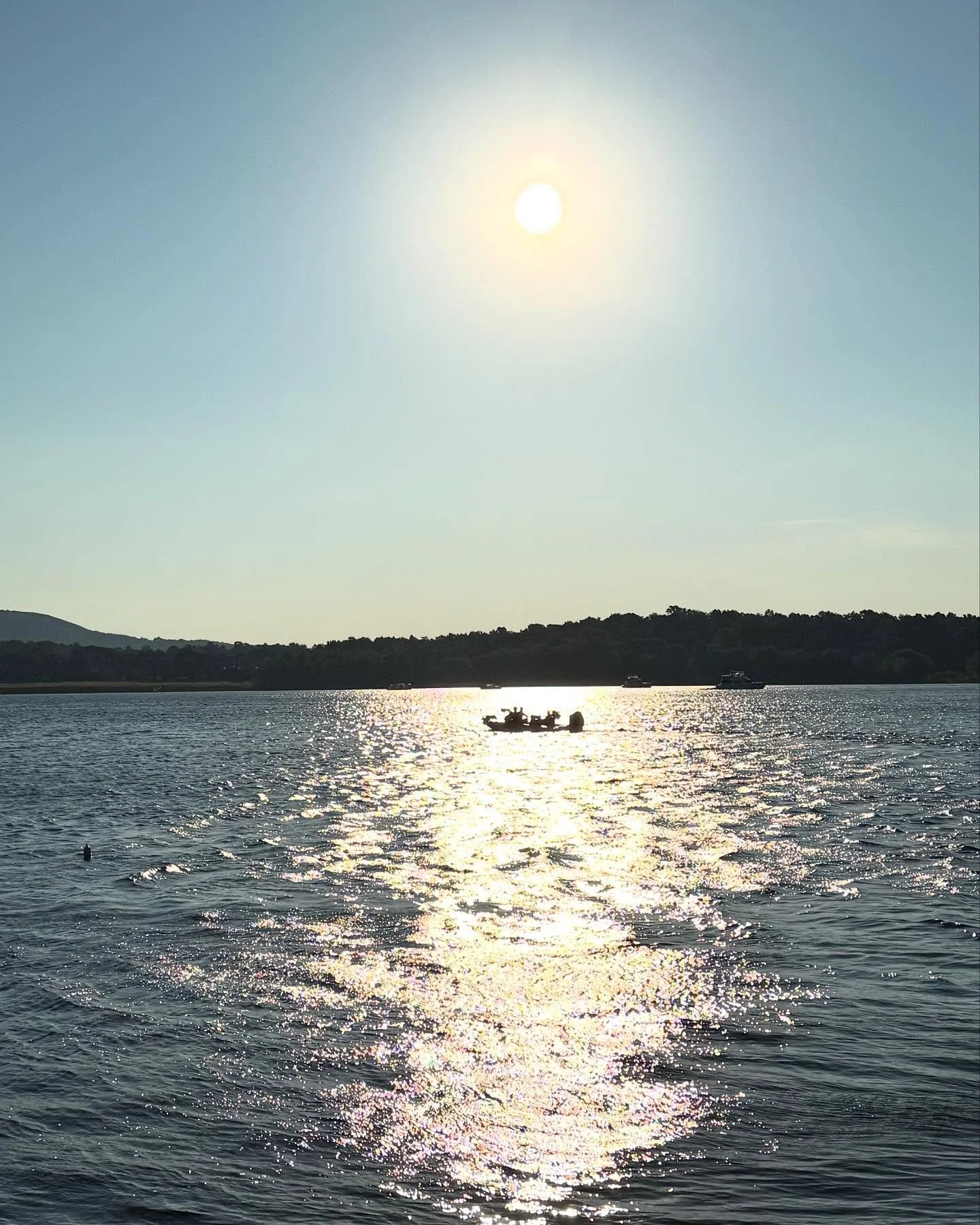 Early morning fishing trip heading out from the island. 

#morningonthelake #vermontviews #fishinglife #lakebass #lakevermont #quietmoments #natureescape #lakechamplainfishing #fishvt
