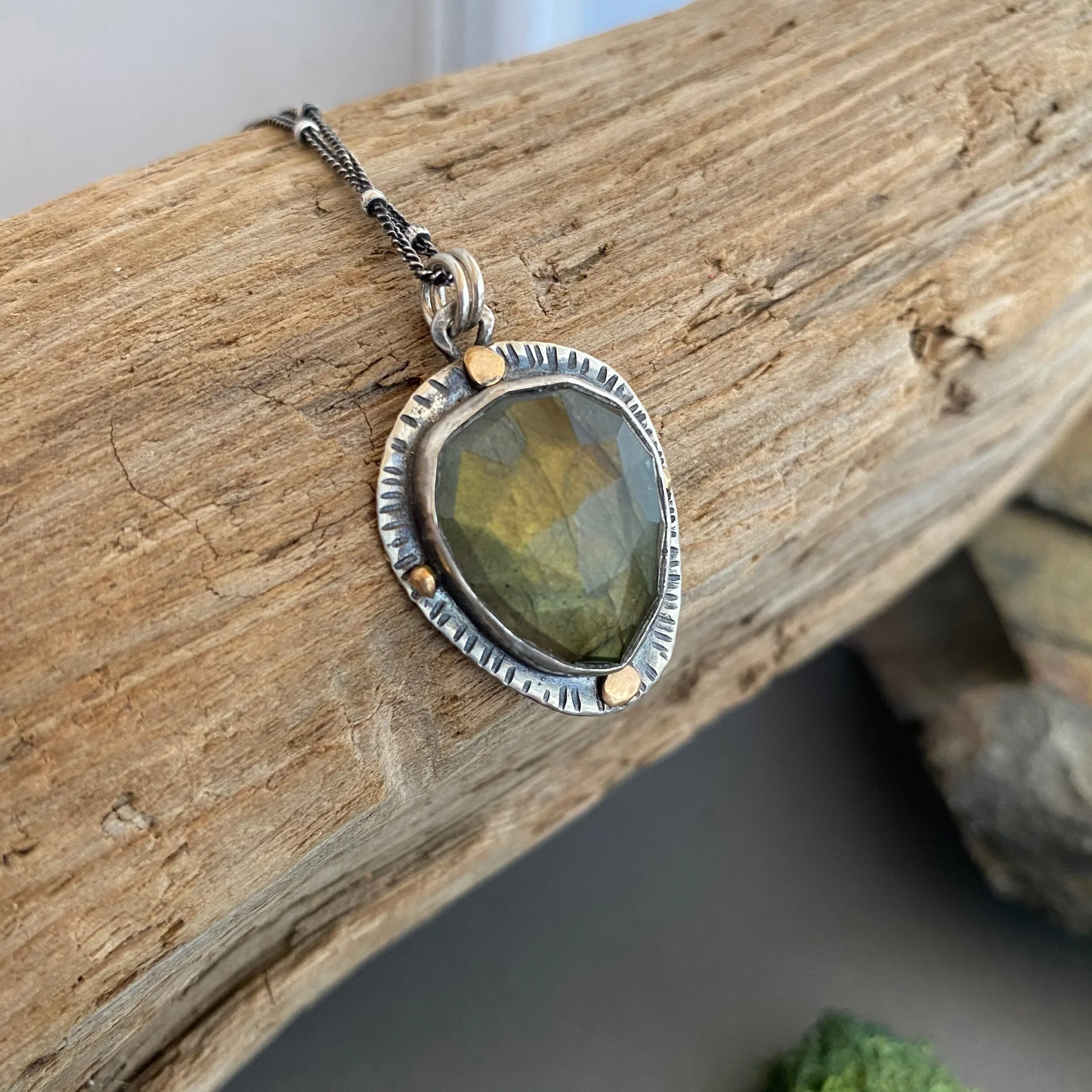 EEEA979F-4625-4F90-866E-CAF019A592E9