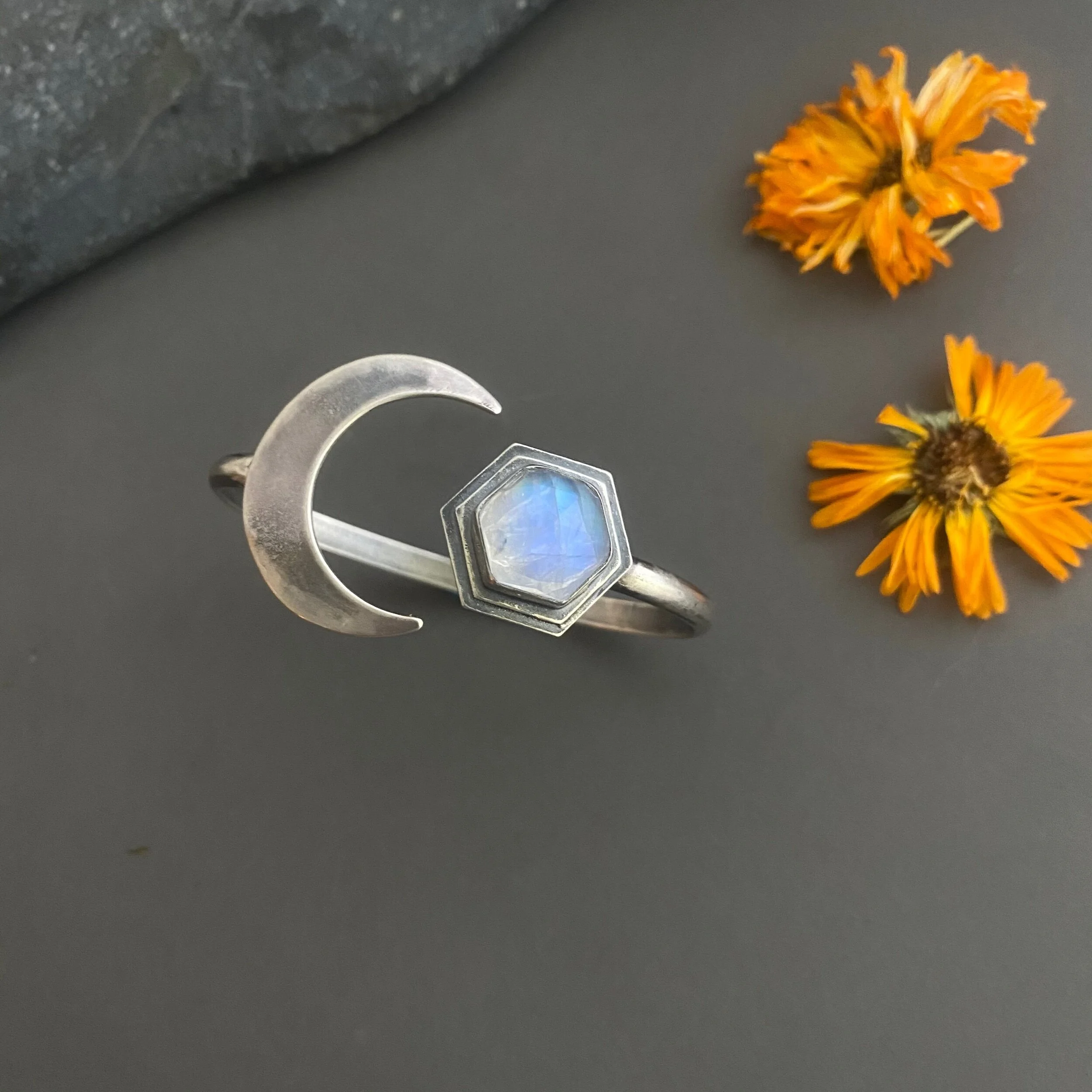 C98B5CAE-5CB1-4778-9BF1-6F7E17C8F579