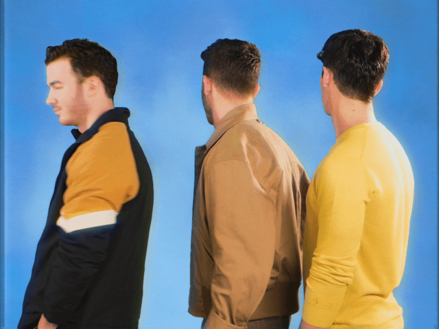 01_GROUP_GIF.gif