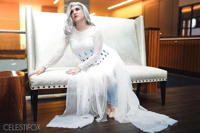 Show yourself ❄️
.
.
Model: @fabrikatcosplay 
Series: Disney&rsquo;s Frozen
.
Getting to editing on Ohayocon and I&rsquo;m so pleased with how the shoots went. I wanted to thank everyone that shot with me and gave it their all. I had so much fun and 
