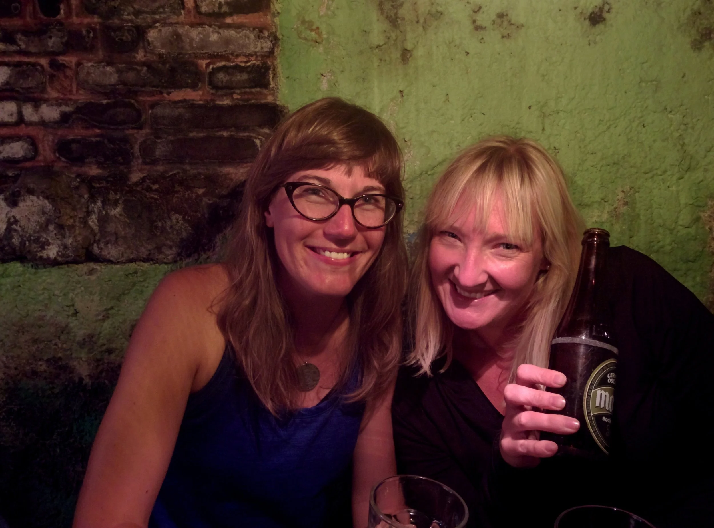 Moza beers with Renee at Bajo la Luna