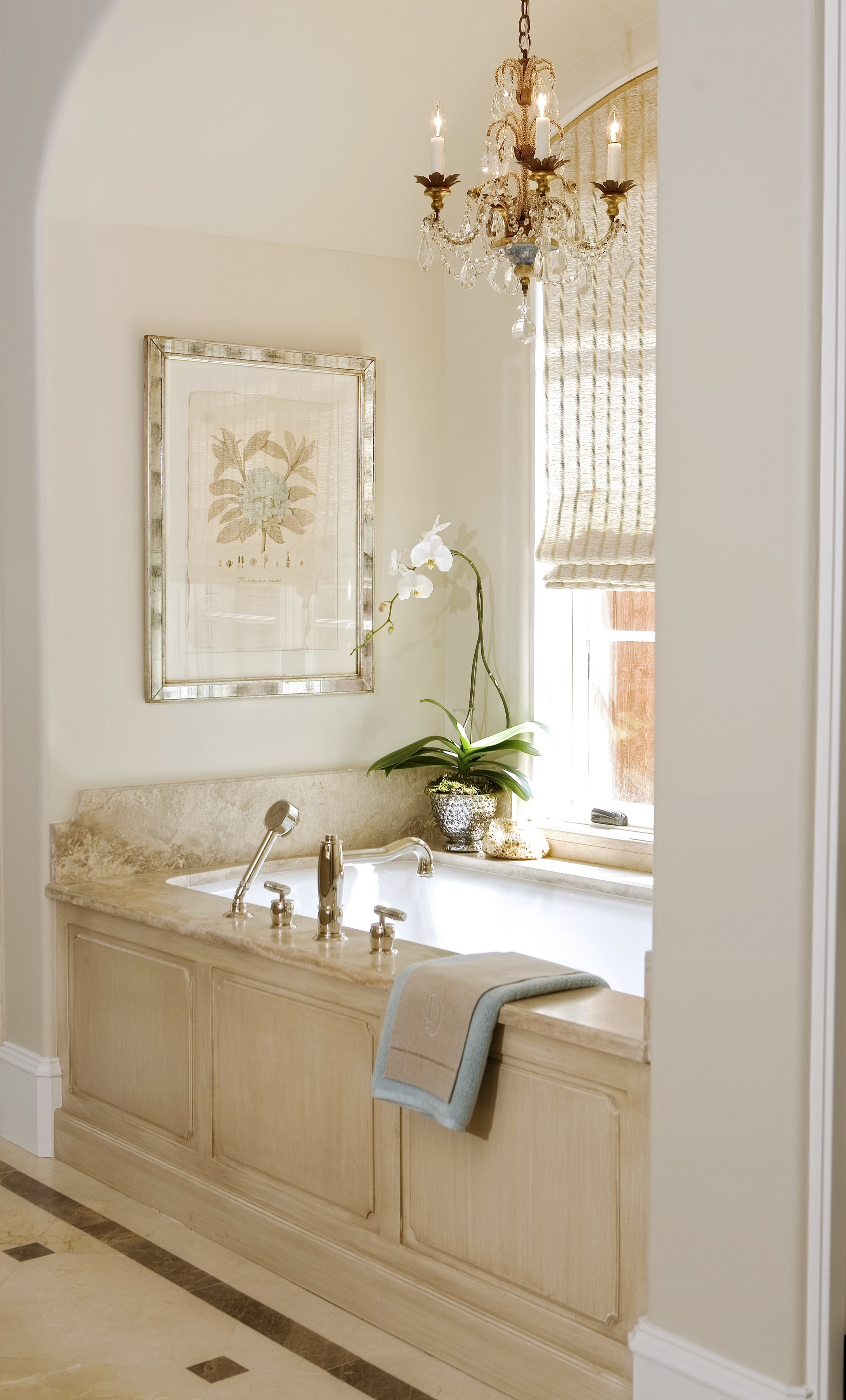 24.Master bathroom.jpg