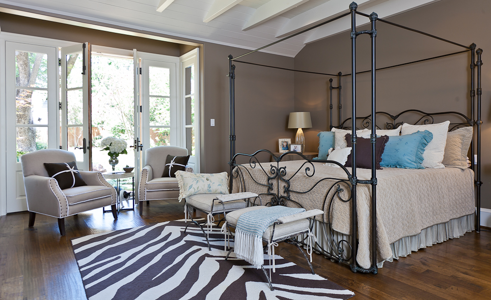 19.Master bedroom.jpg