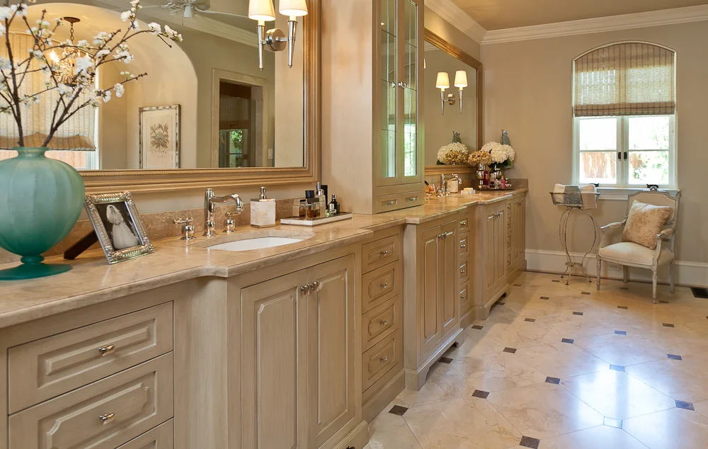 23.Master bathroom.jpg
