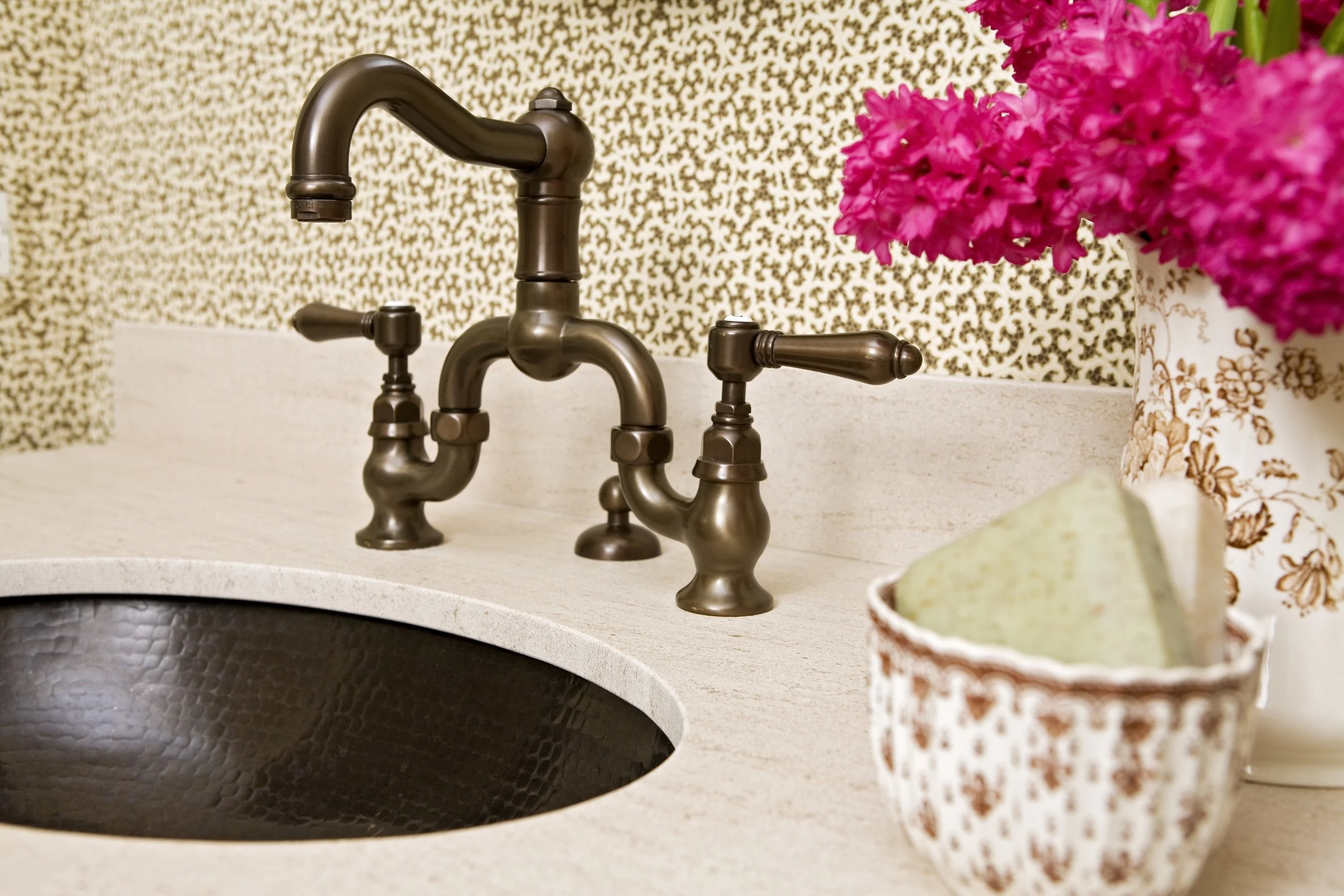 7D. Front powder bath.jpg