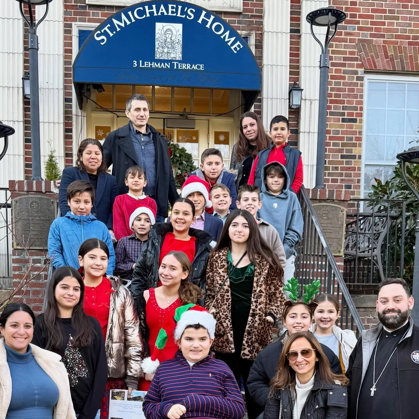 Spreading Christmas cheer at St. Michael&rsquo;s Home! 🎄✨ 

Fr. Demetrios, members of our JOY youth group and @philoptochosnr visited @st_michaels_home in Yonkers to sing Christmas carols, spend time with the residents, and share handmade cards crea