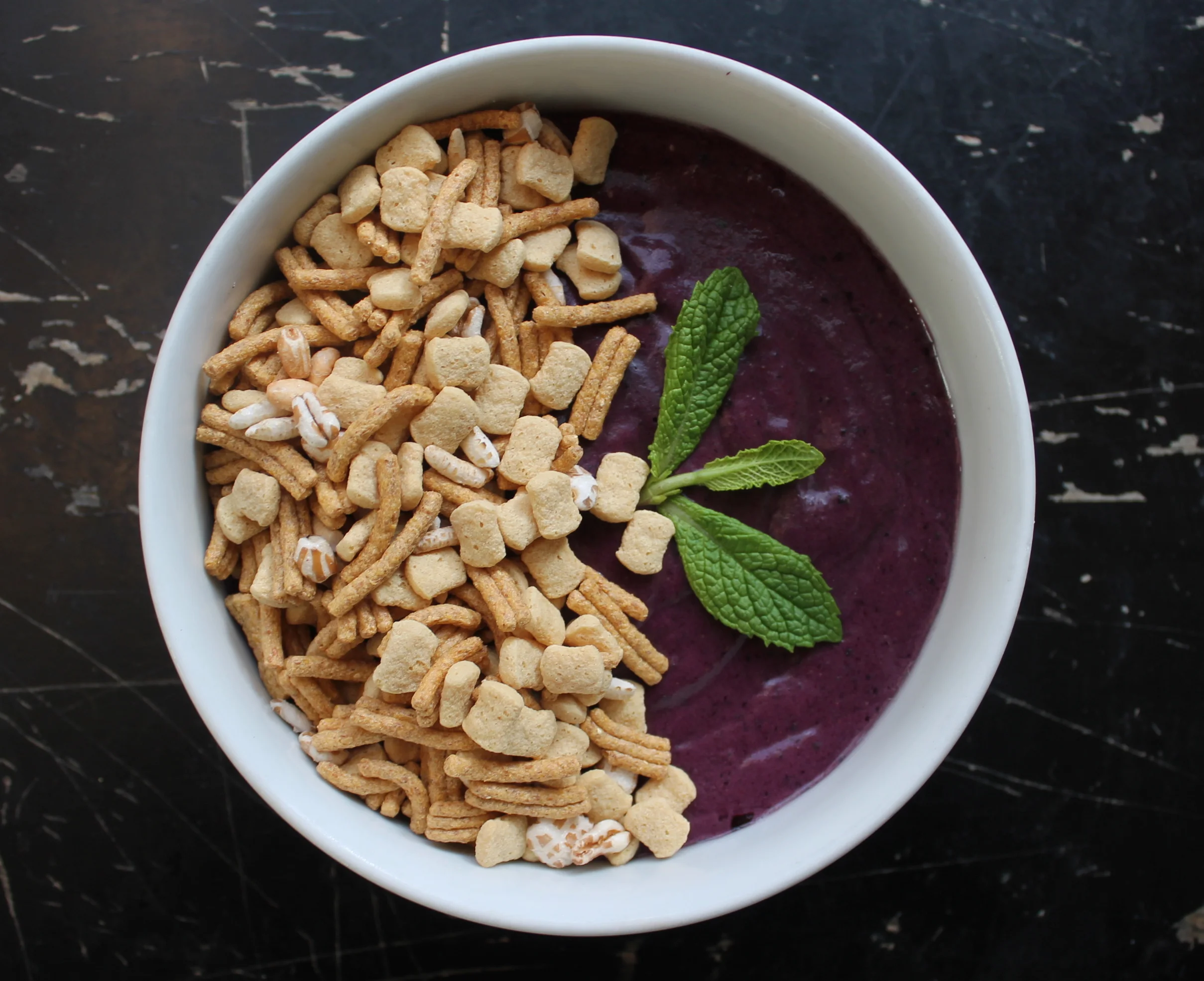 Minty Peanut Butter Smoothie Bowl