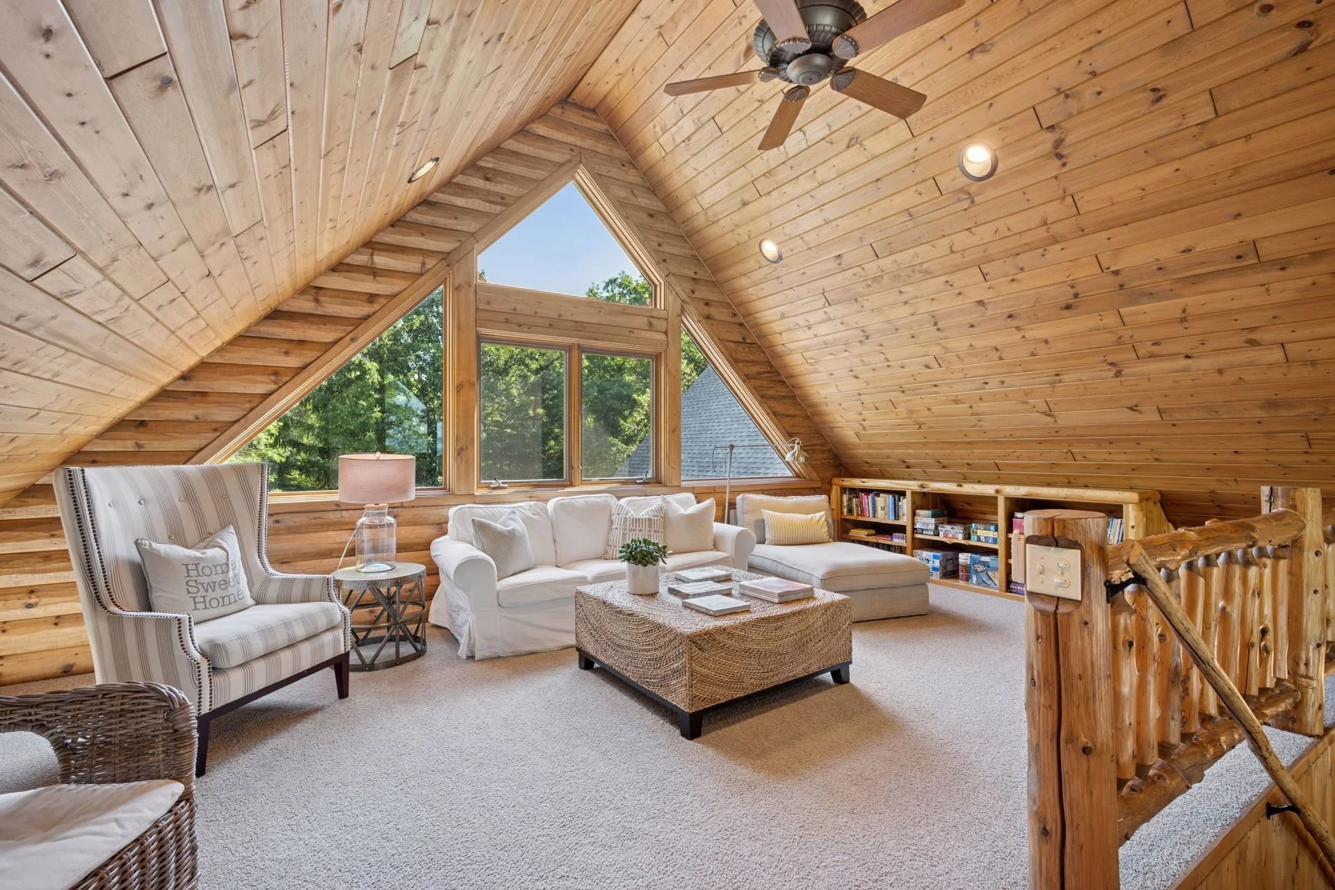 P Pines Great Room Toward door.jpg