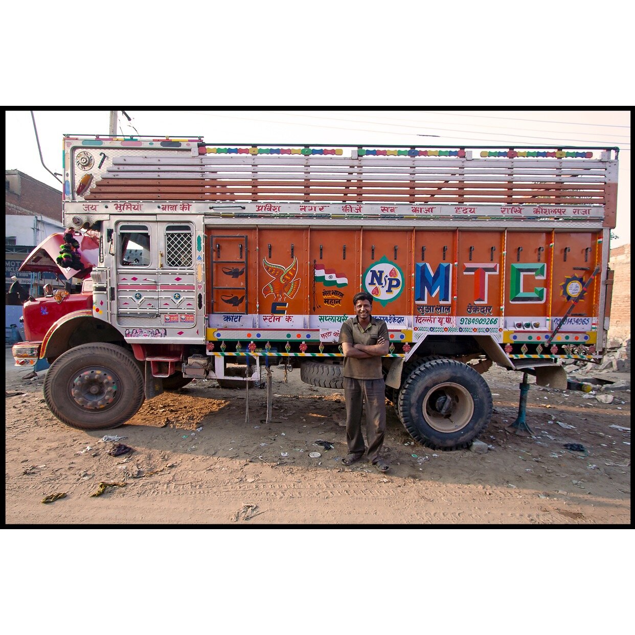 𝗧𝗶𝘁𝗹𝗲: 'Proud of His Lorry' | 𝗟𝗼𝗰𝗮𝘁𝗶𝗼𝗻: Jaipur, India | 𝗬𝗲𝗮𝗿: 2010