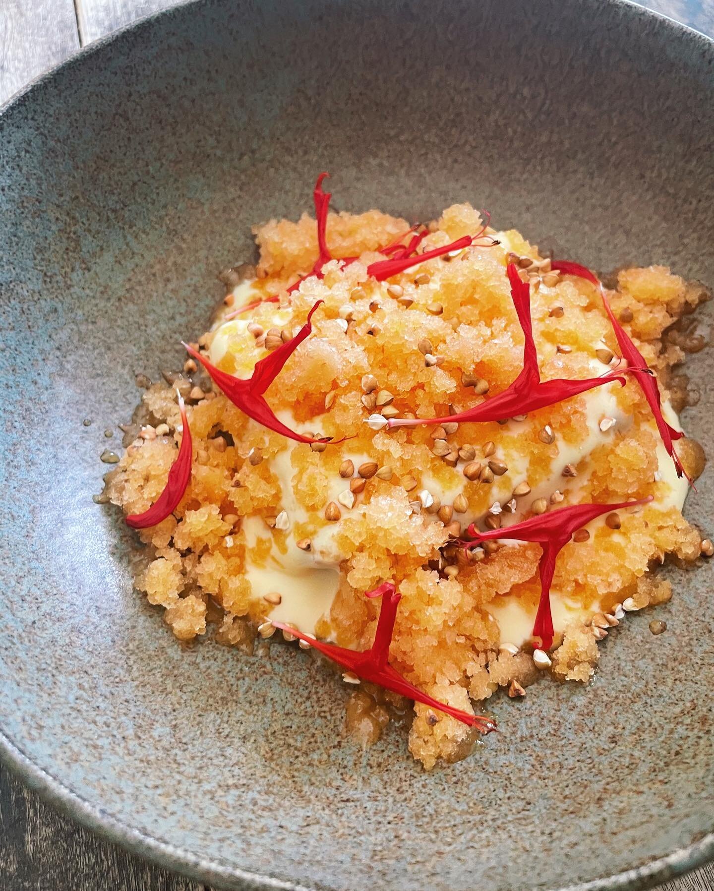 Nectarine ice, white chocolate, pound cake, buckwheat and bee balm. 🍑

Hope everyone is having a great summer!