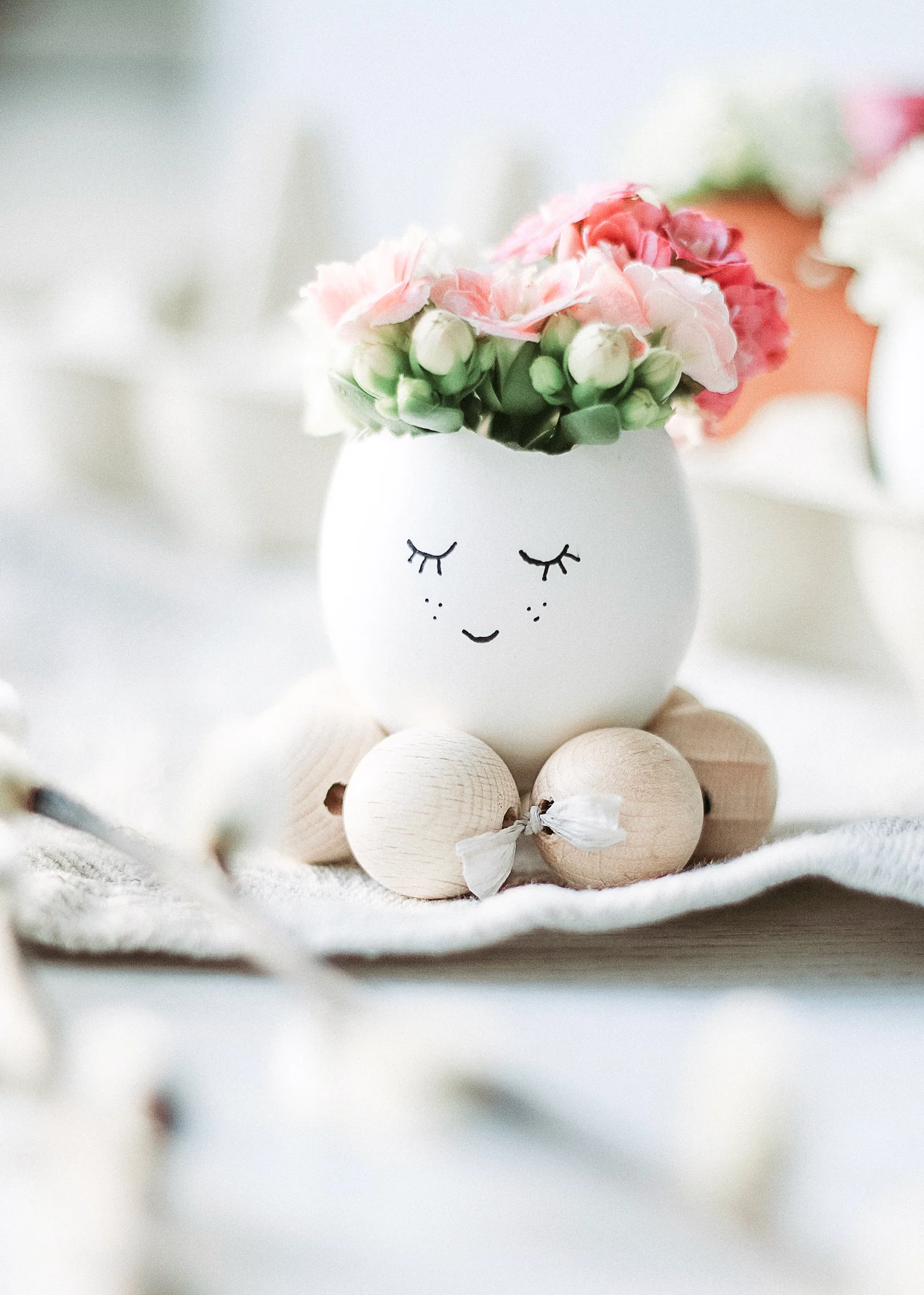 Sötaste påskäggen | Påskpynt med blommor | Scandi easter deco | modern easter eggs | påskpyssel | By Sandramaria | Sandramarias.com