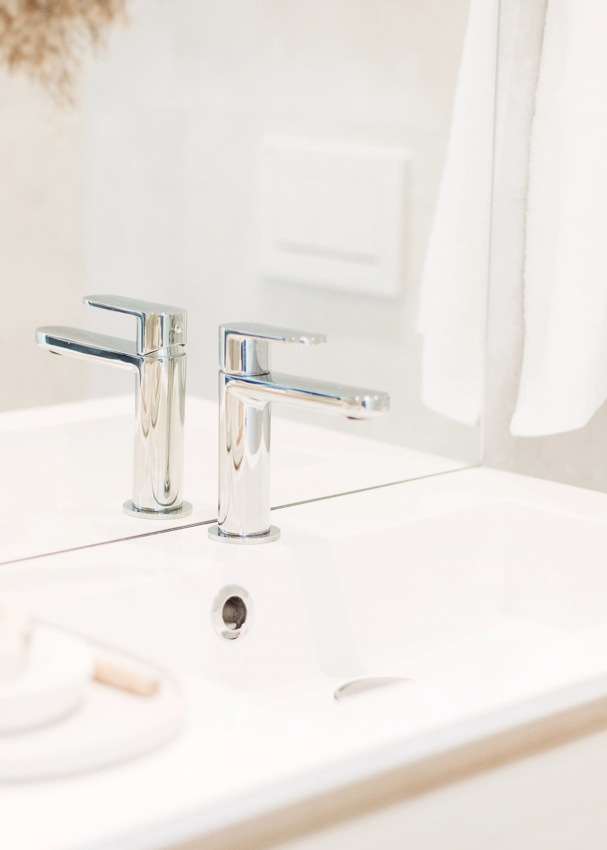 Home Tour: Our Small Guest Bathroom | Vårt gästbadrum | Scandinavian interior design | Minimalist style | By Sandramaria | Sandramarias.com